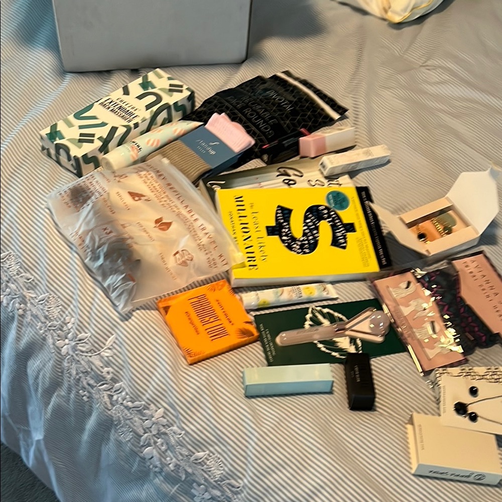 Assorted Beauty and Skincare Products 18 items from paradise delivered Bnwt